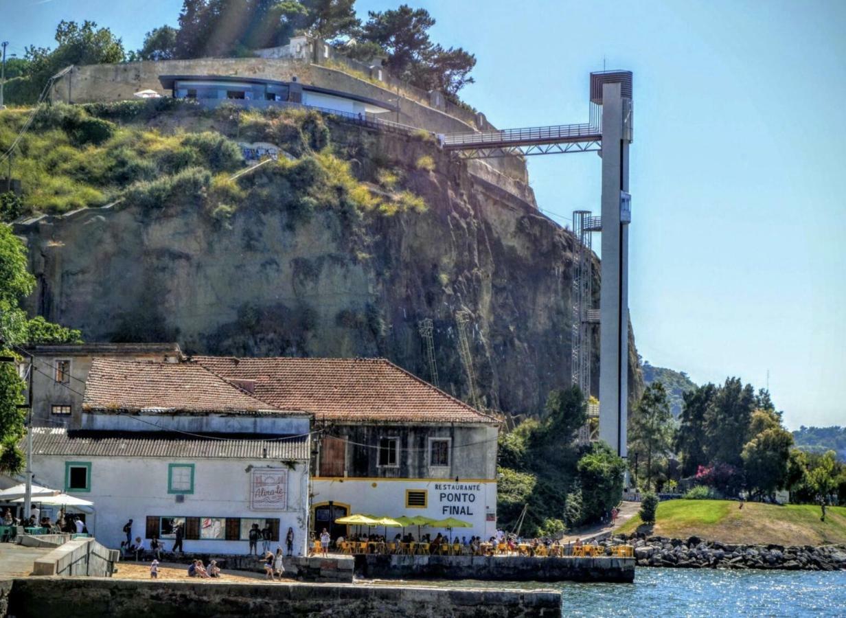 Apartamento Tejo Cacilhas Exteriör bild