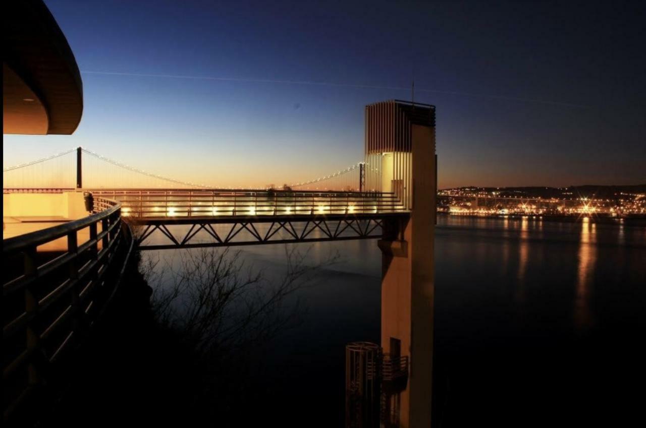 Apartamento Tejo Cacilhas Exteriör bild