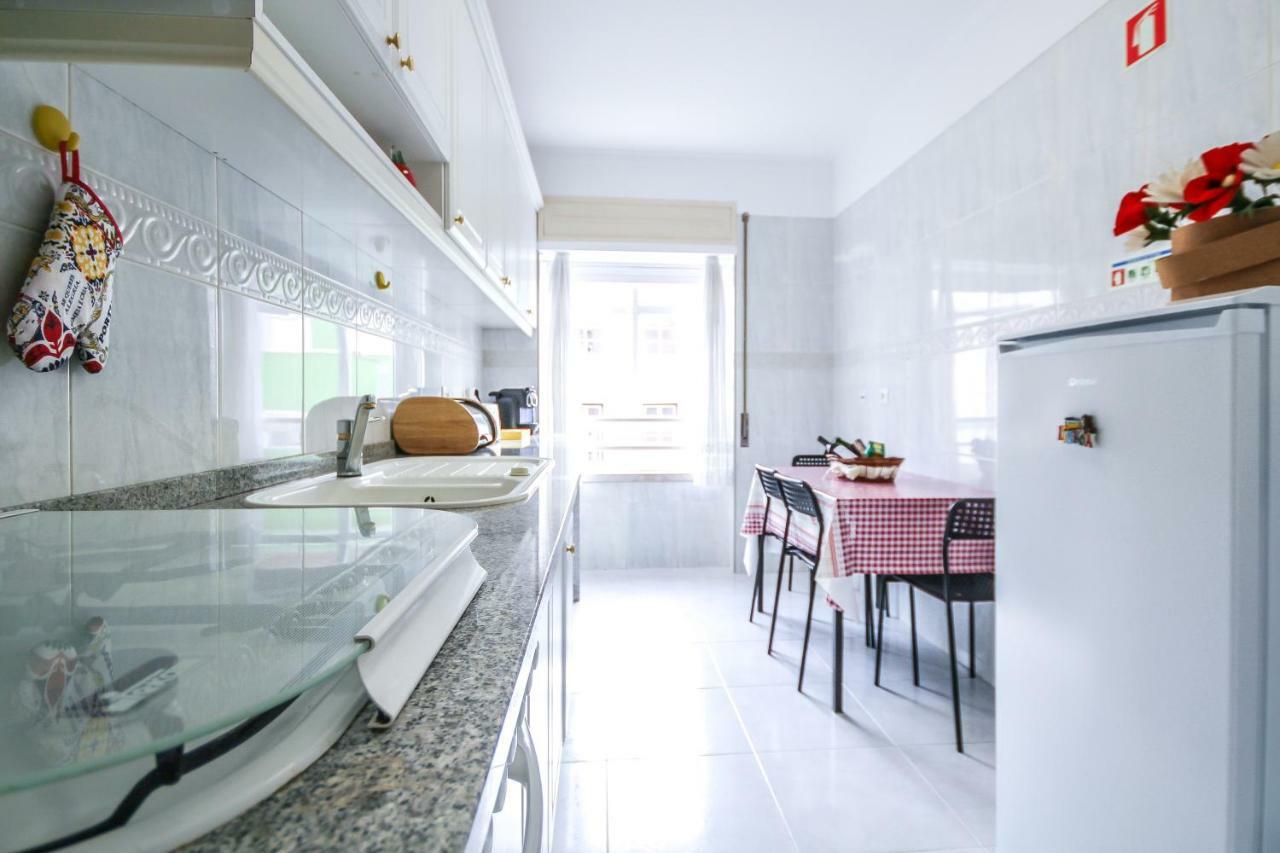Apartamento Tejo Cacilhas Exteriör bild