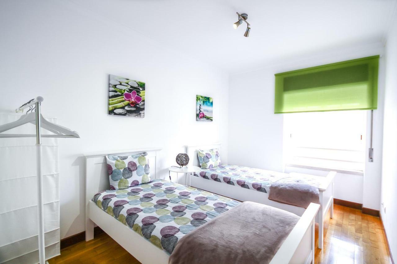Apartamento Tejo Cacilhas Exteriör bild