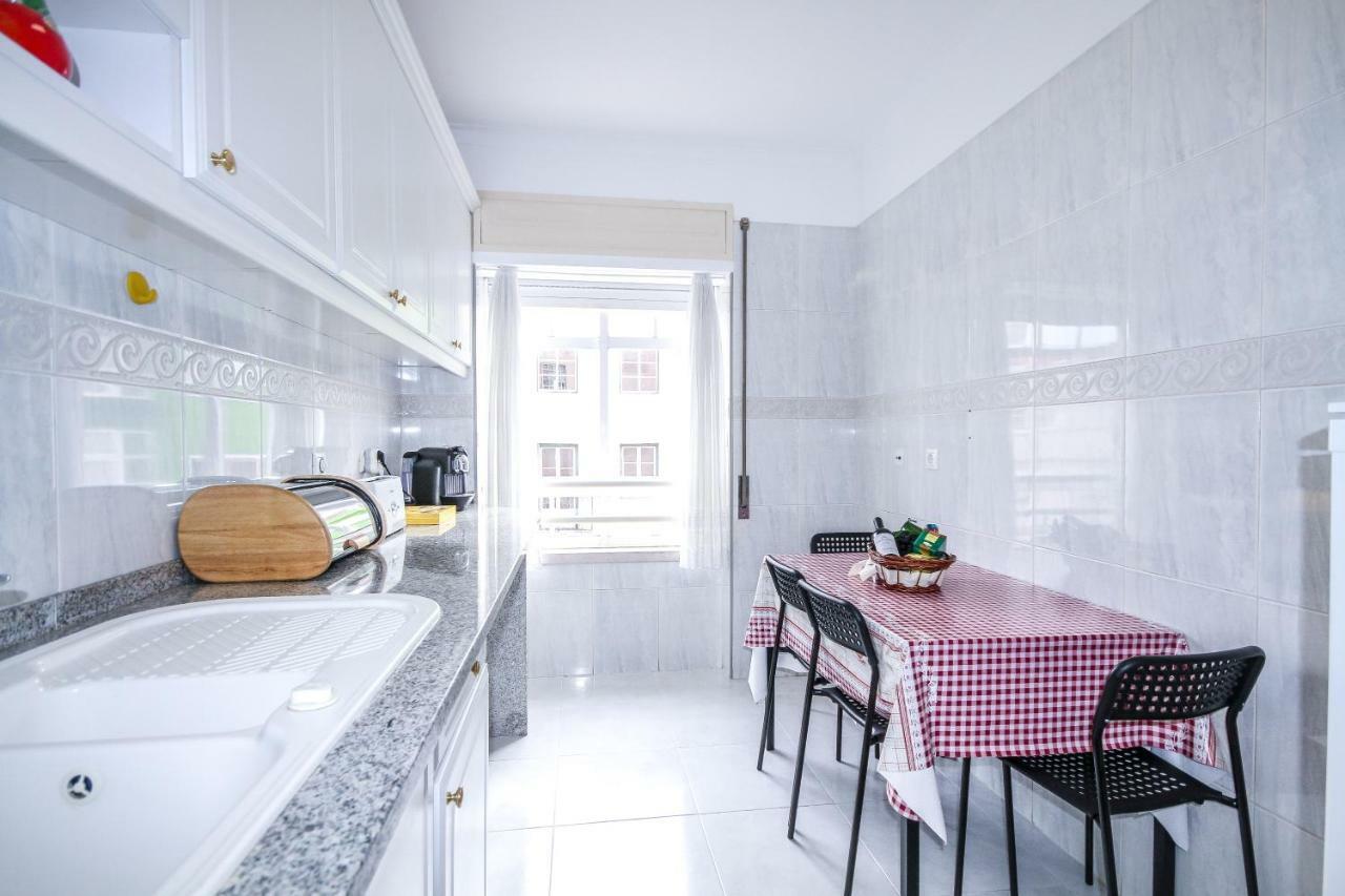Apartamento Tejo Cacilhas Exteriör bild