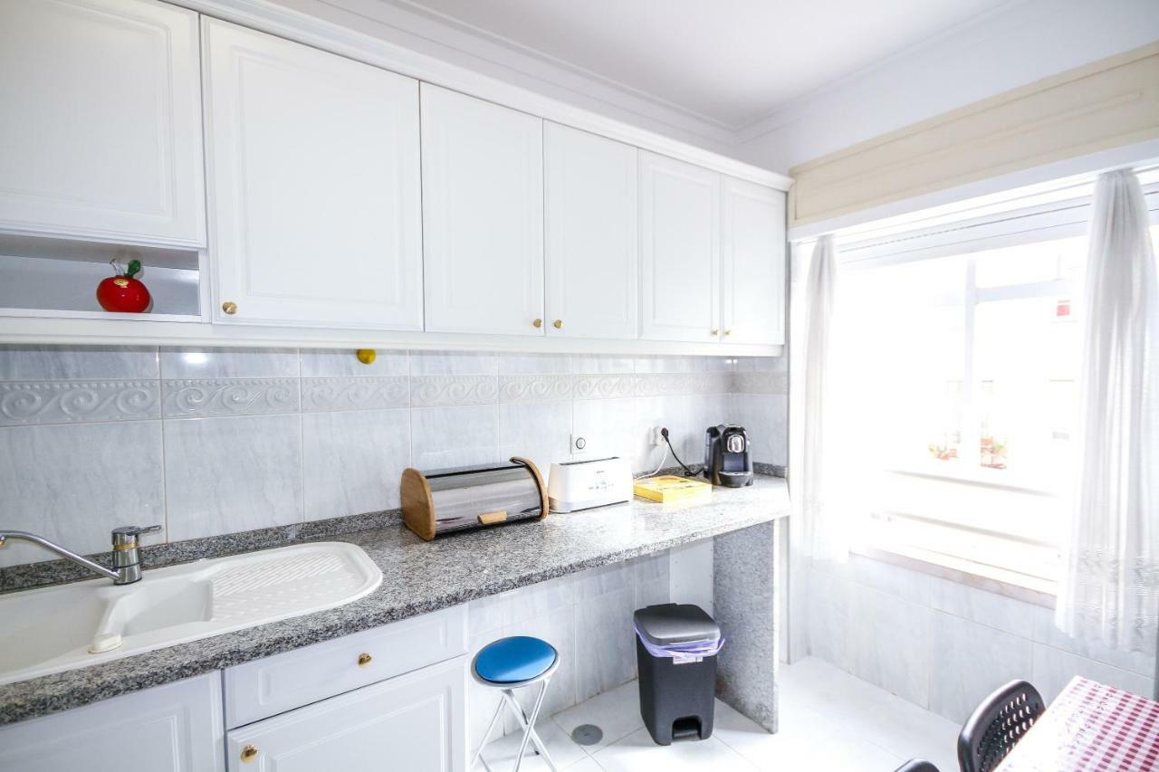 Apartamento Tejo Cacilhas Exteriör bild