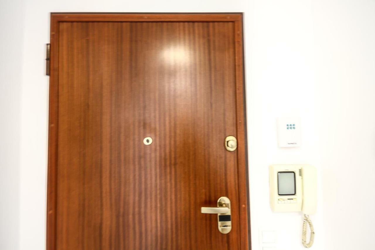 Apartamento Tejo Cacilhas Exteriör bild