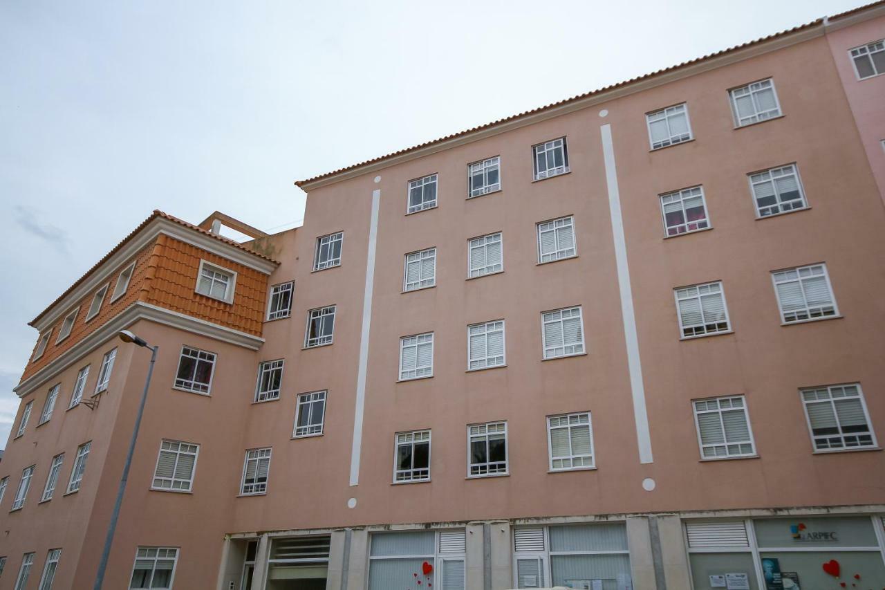 Apartamento Tejo Cacilhas Exteriör bild